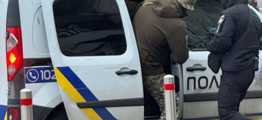 Жахливе відео: ТЦК у Києві напали на авто, розбивали та стріляли – виявилося просто здали нерви