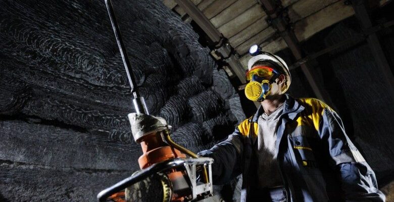 Через атаку РФ знеструмлено 8 шахт, під землею тисячі гірників
