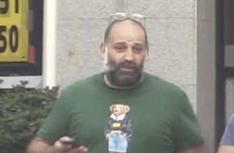 Міндіч покинув Україну по паспорту Ізраїля і оселився у готелі Варшави