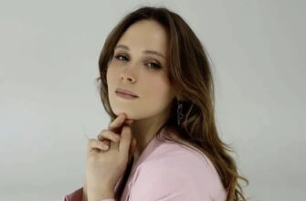 Російські окупанти поцілили у будинок зірки “Сватів” Анни Кошмал: акторка вийшла на зв’язок