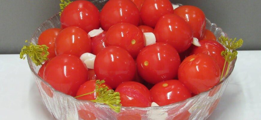 Не зберігаю квашені помідори у погребі: перенесла на балкон і вони наче стали ще смачнішими