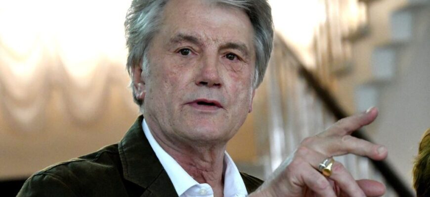 Ющенко назвав шлях до миру: іншого варіанту немає