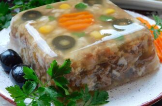 Холодець став прозорим, коли я замінила 1 продукт: порадила кума-кухарка зі столової – і я стала так робити