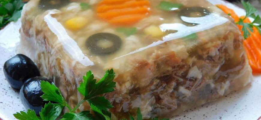 Холодець став прозорим, коли я замінила 1 продукт: порадила кума-кухарка зі столової – і я стала так робити