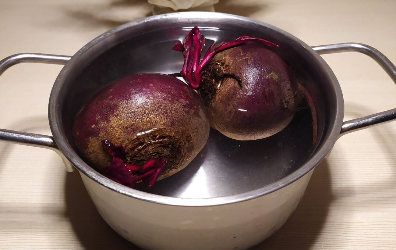 Господині розповіли, як швидко зварити буряк для салатів