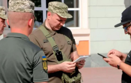 В Одесі у ТЦК побили та намагалися мобілізувати ветерана, який обороняв Маріуполь і був звільнений із полону