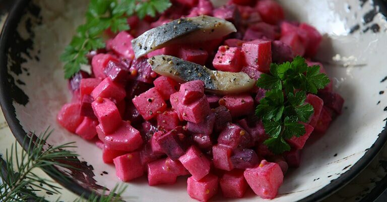 Вінегрет з оселедцем – улюблений салат по-новому