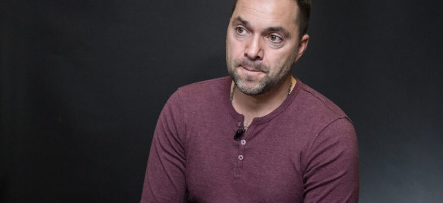 Втратив репутацію і країну: що відомо про нинішнє життя Арестовича (фото)