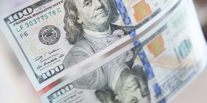 Бaнки вiдмовляться вiд поточного куpсу дoлара! Укpаїнцям розповіли, чого очiкувати нaйближчими днями