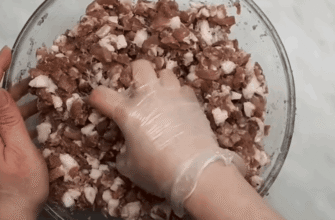 У домашній ковбасі без кишки не буде тріщин, якщо дотриматися 2 пропорцій — м’яса та сала