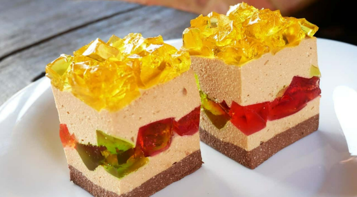 «Бите скло» по-новому: чудовий рецепт торта БЕЗ випічки від української господині