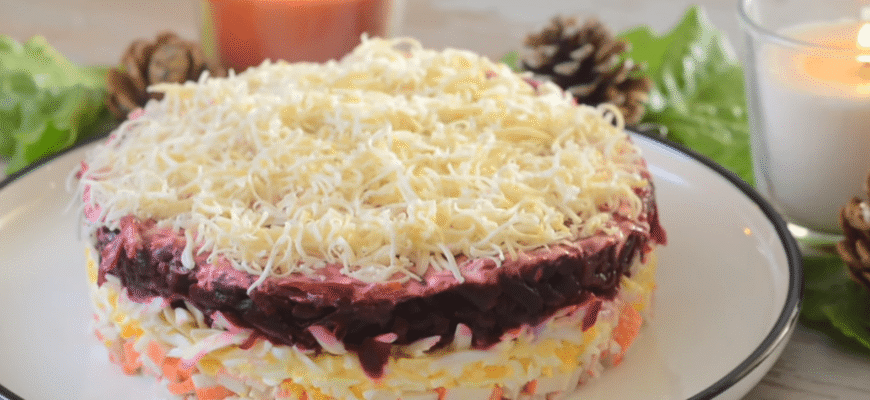 Спробувала ложку – і “пропала”: салат “Рожеві мрії” став зіркою мого столу. 5 шарів чистого блаженства