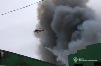 Дніпро накрив густий дим: після ракетної атаки Росії горять склади з медикаментами та шинами