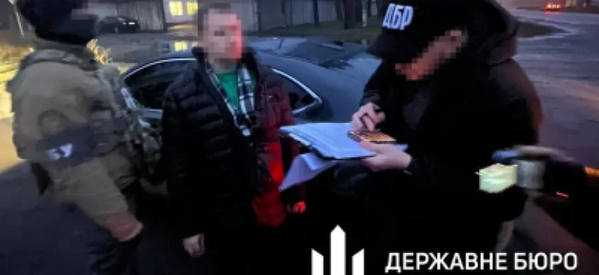 Хабар для закриття справи: ДБР затримало прокурора Чернігівської області