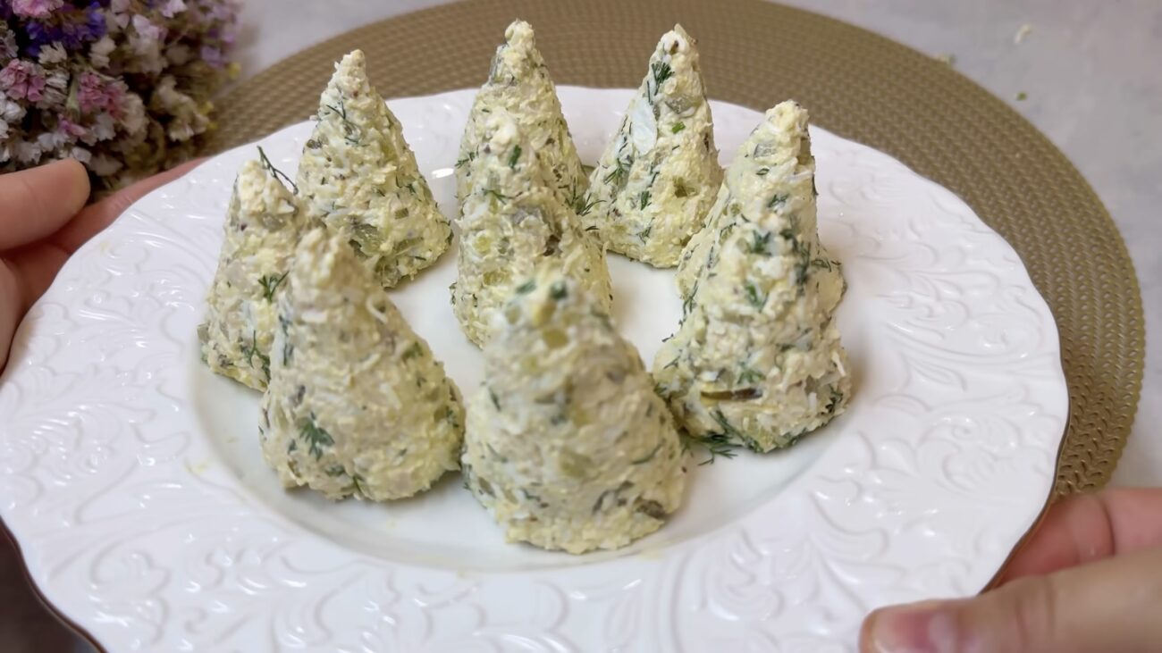 Господині розповіли, як приготувати смачну закуску на новорічний стіл 