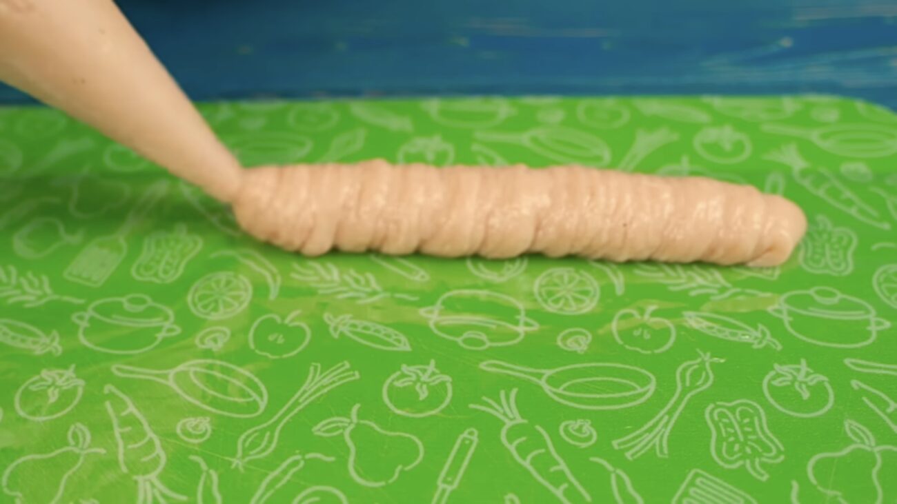 Господині розповіли, як приготувати смачні сосиски в домашніх умовах 