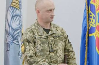 Масштабний шмон у ТЦК: на Закарпатті СБУ проводить обшуки у всіх ТЦК та будинки у військкомів, долари знаходять ящиками