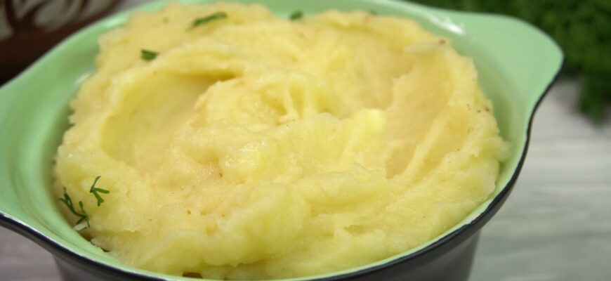 Додаю це у воду — і картопляне пюре смачне й на другий день: замість масла і вершків Додаю це у воду — і картопляне пюре смачне й на другий день: замість масла і вершків