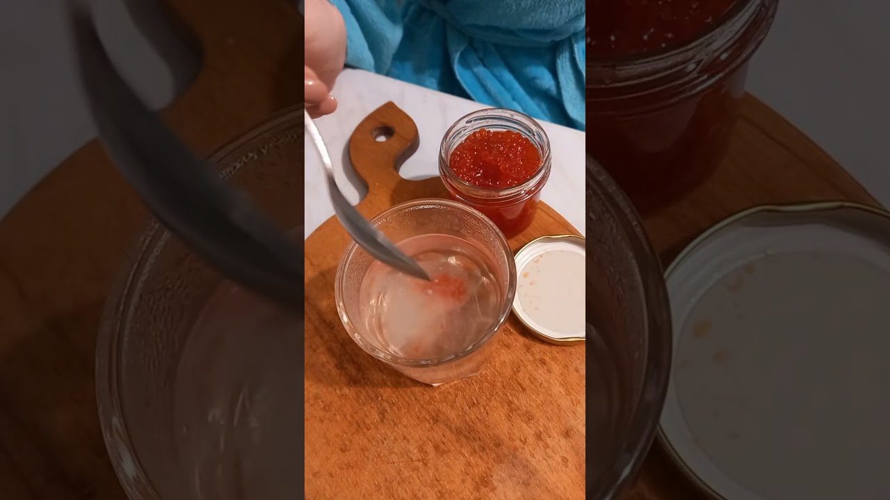 Експерти розповіли, як перевірити якість червоної ікри Експерти розповіли, як перевірити якість червоної ікри