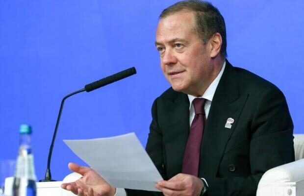 Медведєв вважає конфіскацію активів РФ приводом для війни з “очманілим Євросоюзом”
