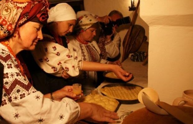 Народні прикмети на 12 грудня: Чому цього дня чоловікам варто бути щедрими, а жінкам – обережними