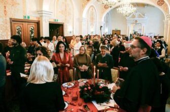 “Нехай буде щасливе завтра та мирні світанки”: Юлія Тимошенко показала, як молилася за Україну (фото)