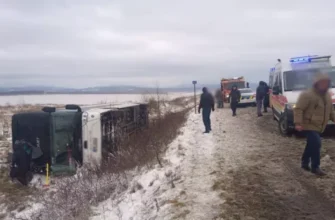 Негода в Україні збирає жертви: На Прикарпатті перекинувся автобус. Багато постраждалих. Не всі вижили