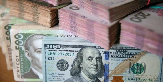 Передріздвяний виклик для гривні: Експерт пояснив, чому курс долара може втратити стабільність