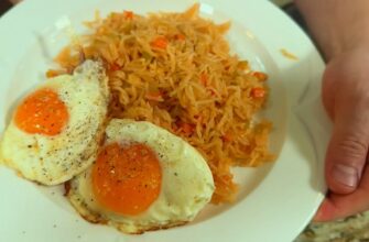 Ви будете кусати лікті, що не знали цього: ось чому кухарі завжди додають 1 ложку оцту при варінні рису