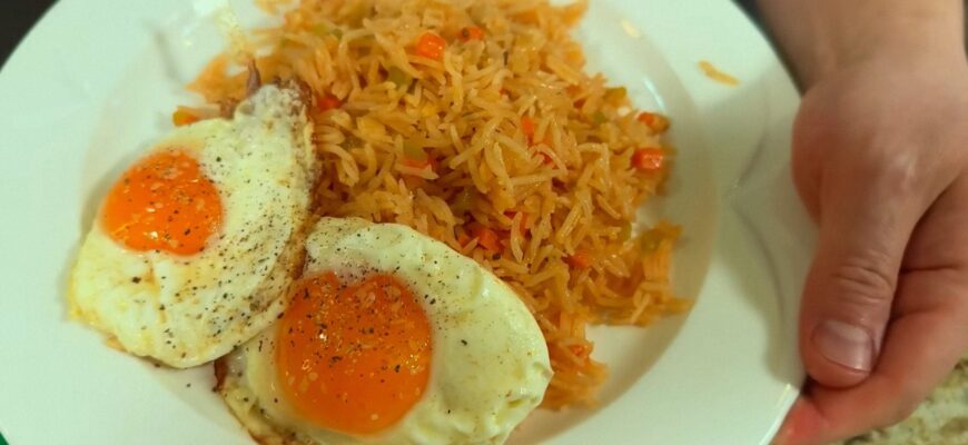 Ви будете кусати лікті, що не знали цього: ось чому кухарі завжди додають 1 ложку оцту при варінні рису