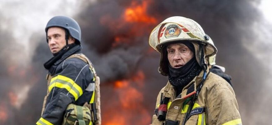 Нічний удар по Хмельниччині: ворожі безпілотники підпалили нафтобазу у Шепетівському районі!