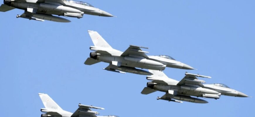 Польща відреагувала на нічну масовану атаку на Україну