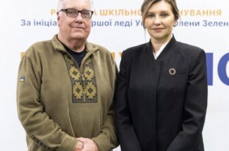 У чорному костюмі і з елегантною зачіскою: Олена Зеленська на Харківщині