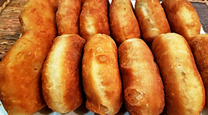 Швидке тісто для пиріжків. Показую, як яготую на сковороді смачні пиріжки на кефірі без дріжджів Швидке тісто для пиріжків. Показую, як яготую на сковороді смачні пиріжки на кефірі без дріжджів