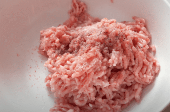 Соковиті котлети за секретом наших бабусь: ось як 1 столова ложка цього продукту змінює фарш