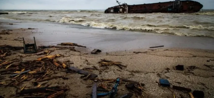 Украина переходит к новой стратегии ударов по России: добивает «теневой флот» в Черном море