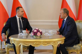 “Як це можливо?”: Туск натякнув, що Навроцький брав участь у заході, проплаченому росіянами