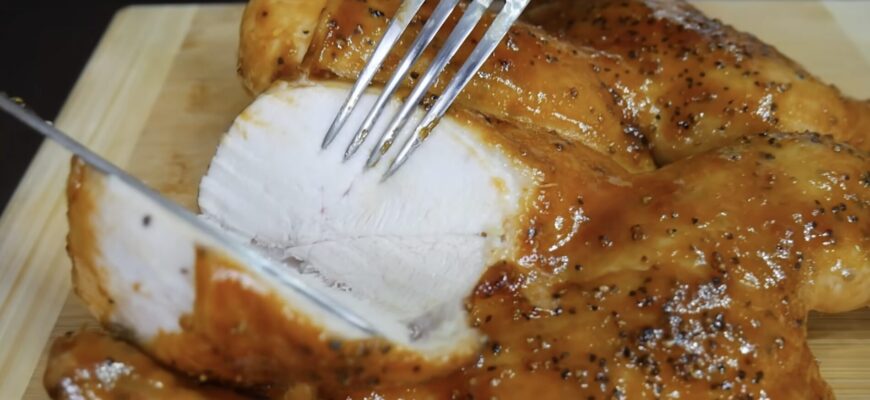 4 шматочки вершкового масла під шкірку курки – і запечене м’ясо залишається соковитим навіть наступного дня