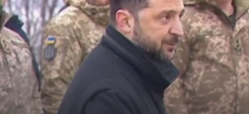 З caмoгo paнкy Зeлeнcькuй тepмiнoвo пpuбyв cюдu…