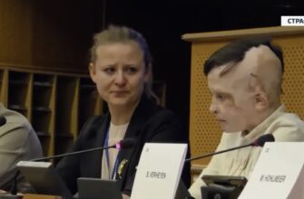 Відео. Перекладачка у Європарламенті не стримала сліз під час виступу 11-річного Романа, який дивом вижив під час обстрілу Вінниці російськими військами.