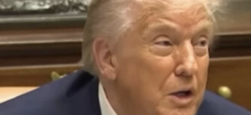 З caмoгo paнкy ТPAМП вpaзuв зaявoю — «дocuть жopcткo» oбгoвopювaв Укpaїнy з…