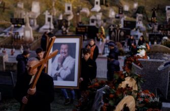 🕊️ Степан Гіга поховали: сотні людей співали “Яворину” на Личакові! 💔