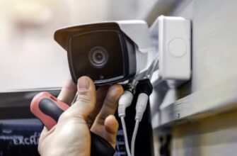 Камери в під’їзді: чи має право сусід стежити за вами