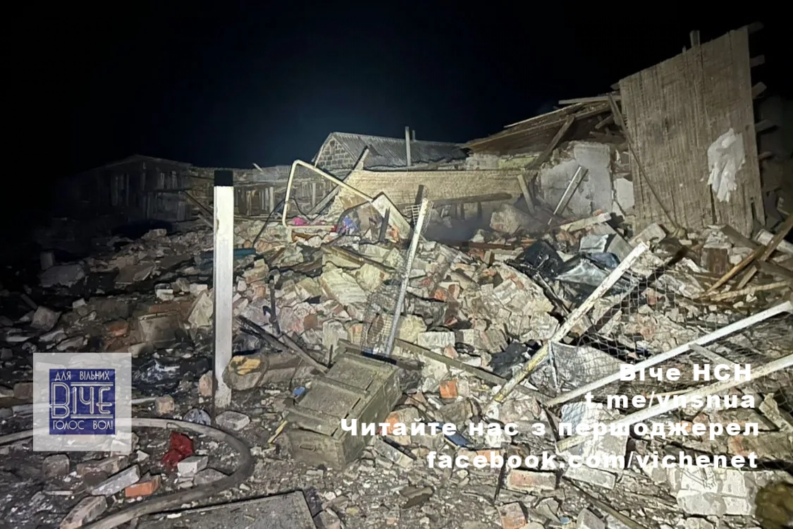 Господині розповіли, як попередити появу плісняви на вікнах та укосах