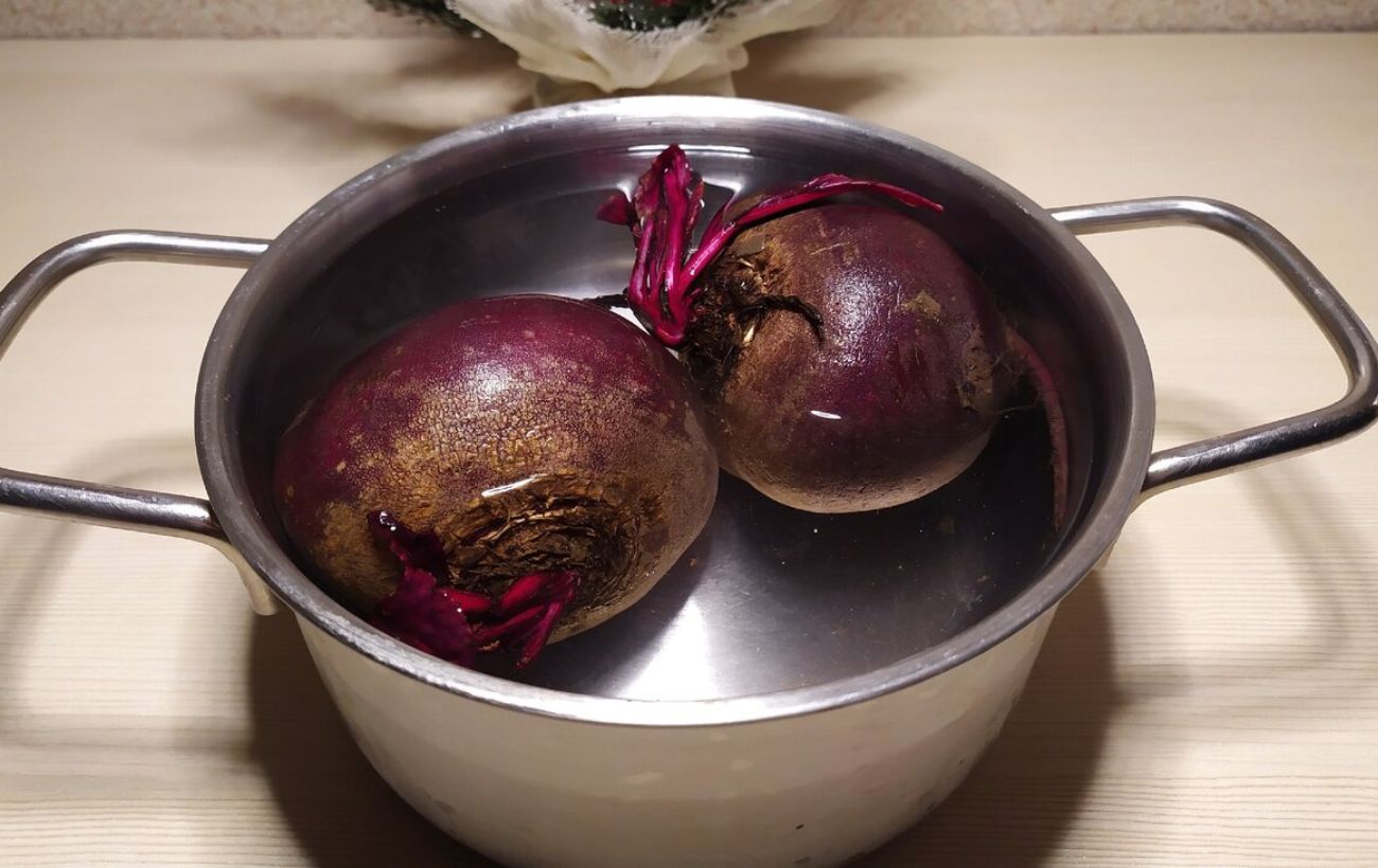 Господині пояснили, що додати до буряка, щоб він зварився яскравим