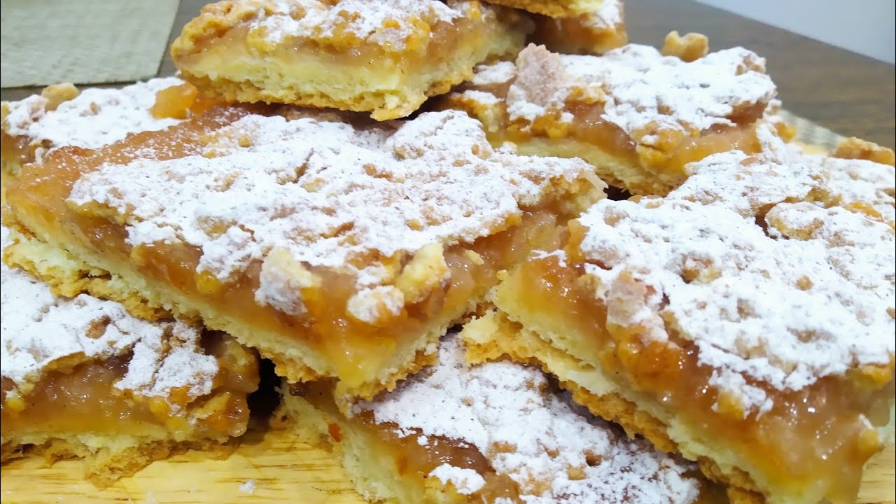 Кухарі розповіли, як приготувати швидкий і економний тертий пиріг