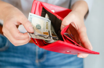 Що покласти в гаманець, щоб притягнути гроші: народні прикмети