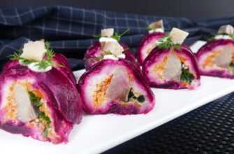 Роли по-українськи: ця смачнюча закуска з оселедцем підкорить серця усіх гостей – зберігайте рецепт