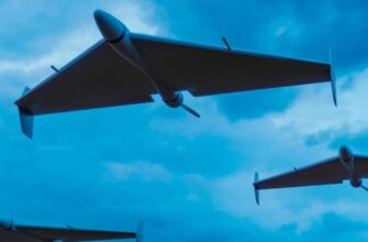 Київ під ударом російських військ: уламки впали просто на житловий будинок