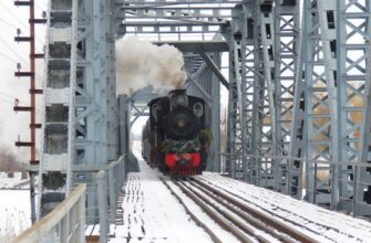 Через аномальні погодні умови: поїзди Укрзалізниці спізнюються майже на 8 годин